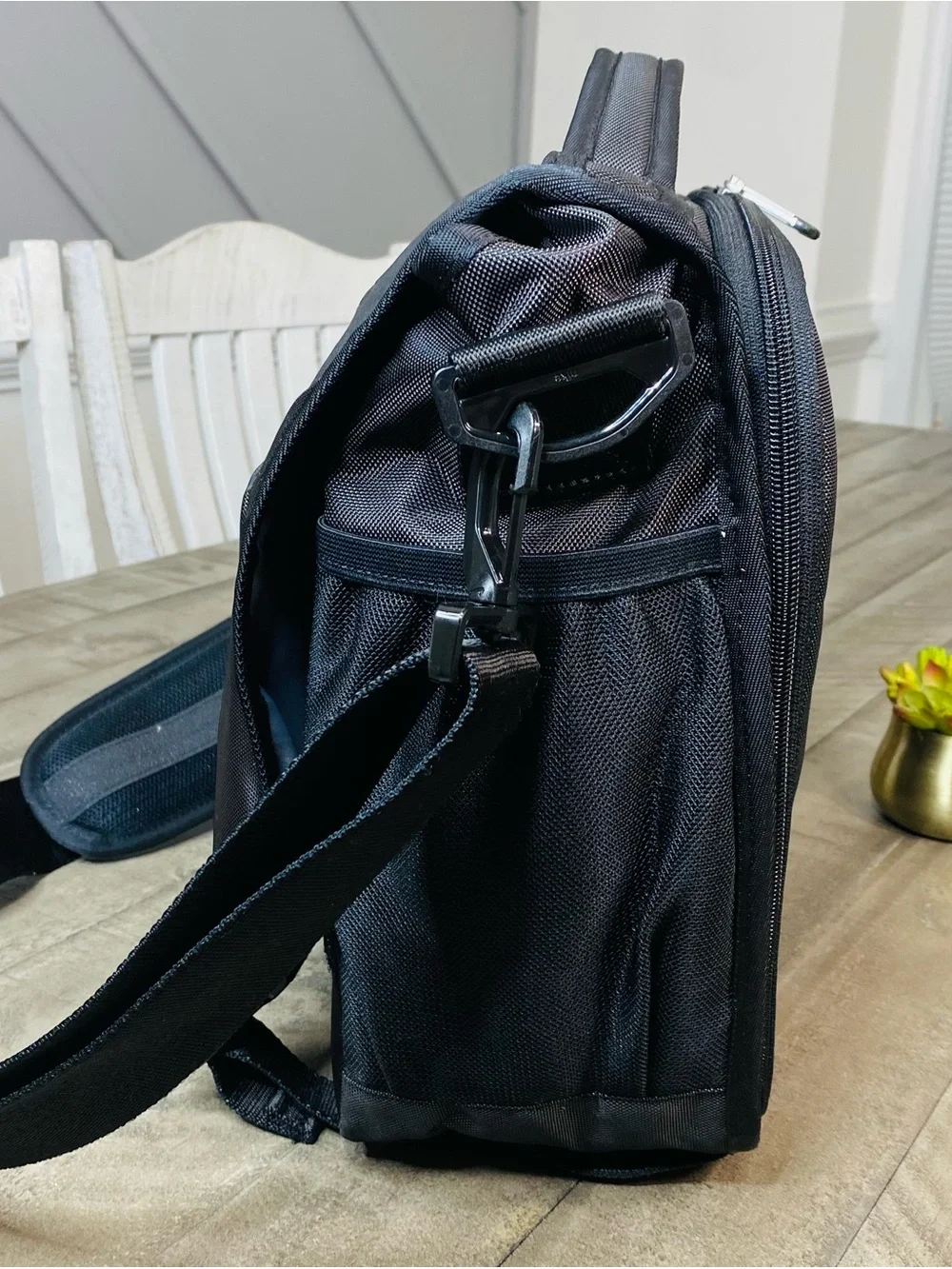 Nike Golf Departure Messenger Laptop Bag Black/Grey, Shoulder Crossbody Travel